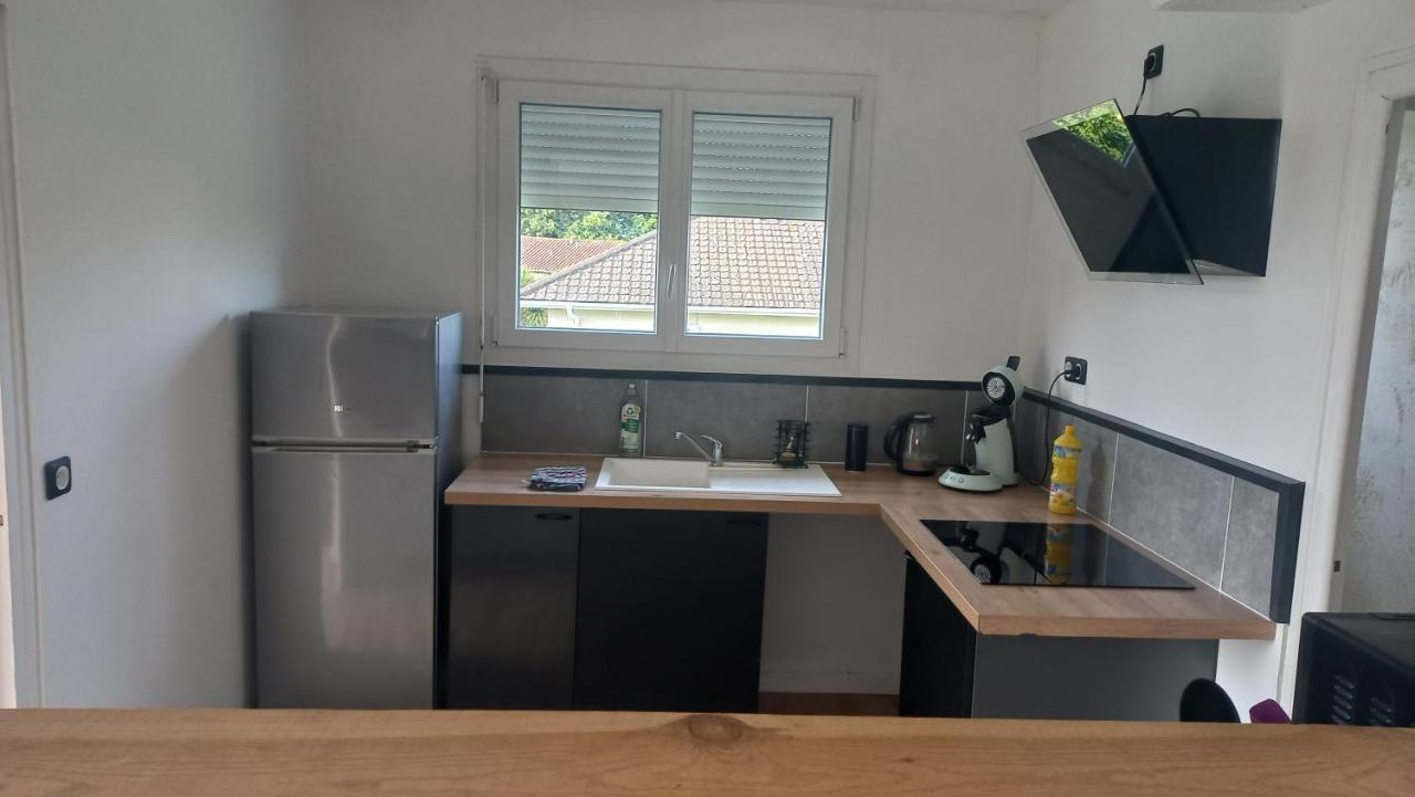 Maison Spacieuse Avec Un Terrain Casseneuil Екстериор снимка